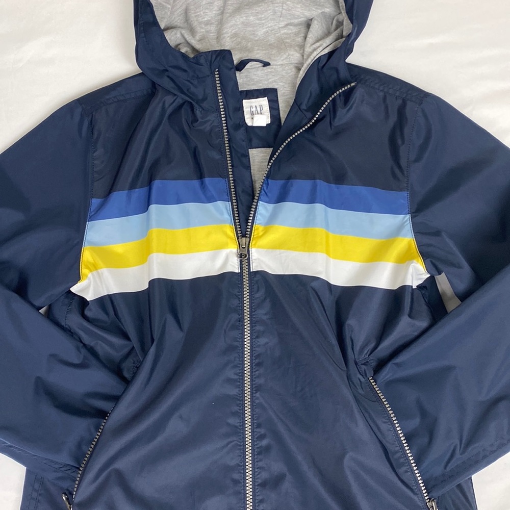 GAP Kids fleeced lined jacket. Navy blue with stripes. Kids size XXL 14/16